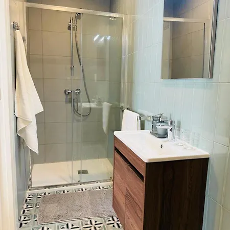 4 Kj One Bedroom *